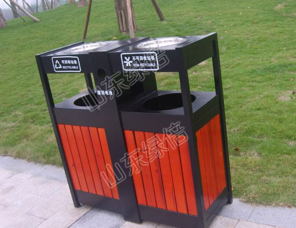 Outdoor Waste Receptacle With Inner Plastic Bin