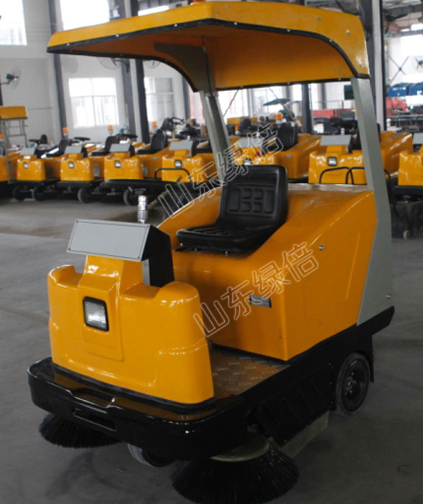 Industrial Ride On Automatic Multi-Purpose Sweeper