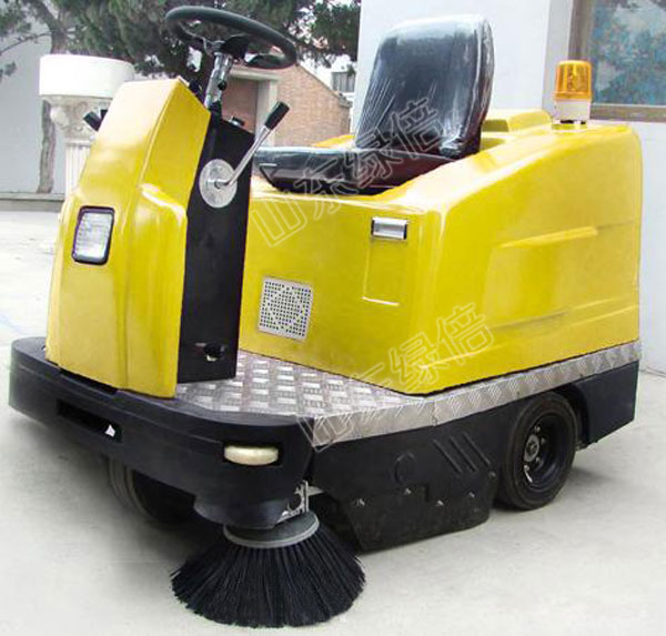 Industrial Ride On Automatic Multi-Purpose Sweeper