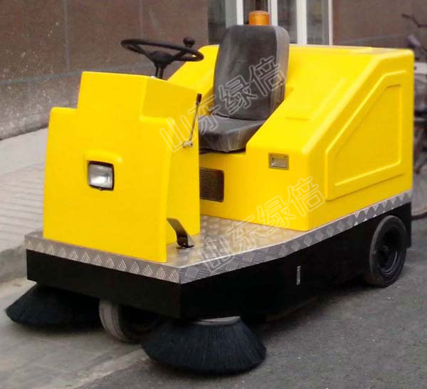 Industrial Ride On Automatic Multi-Purpose Sweeper