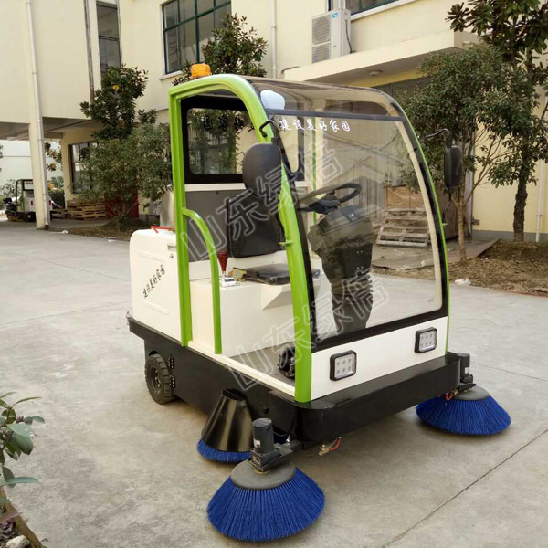 LB-2160 Intelligent Drive Vacuum Sweeper