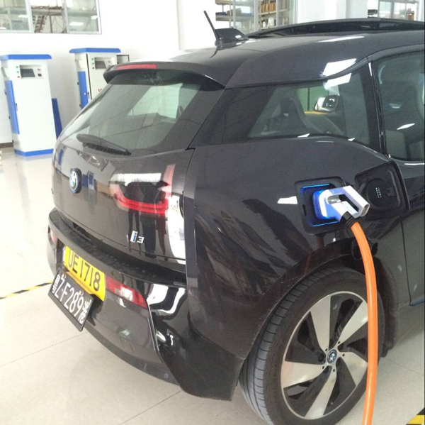 Green Electric Vehicle Charging Pile