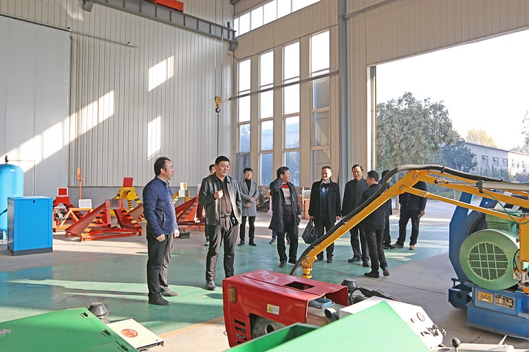 Warmly Welcome The Leaders Of Jining Technological Education Group To Visit Shandong Lvbei 
